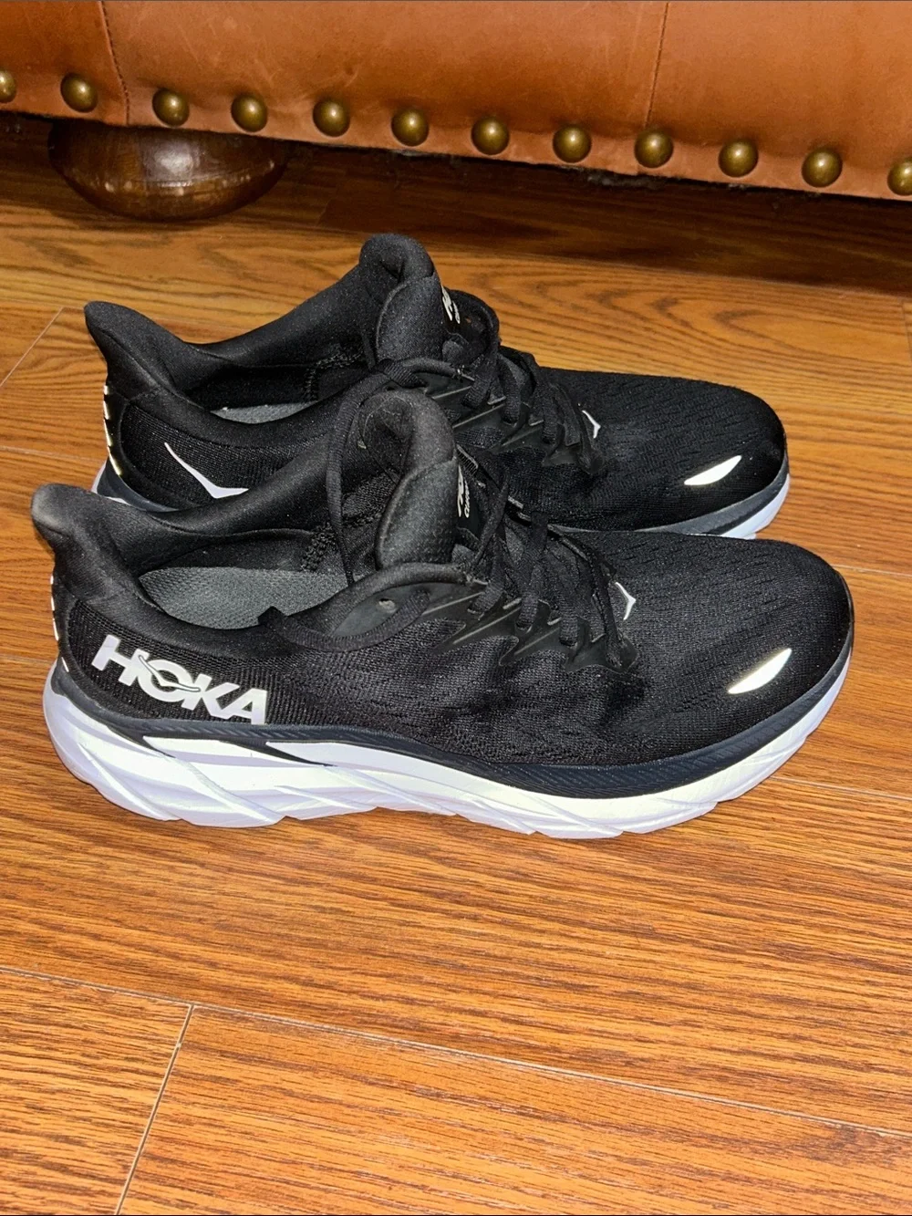 Hoka One One Men’s Clifton 8 Sneaker Size 8.5D Black/White 1119393 BWHT Running